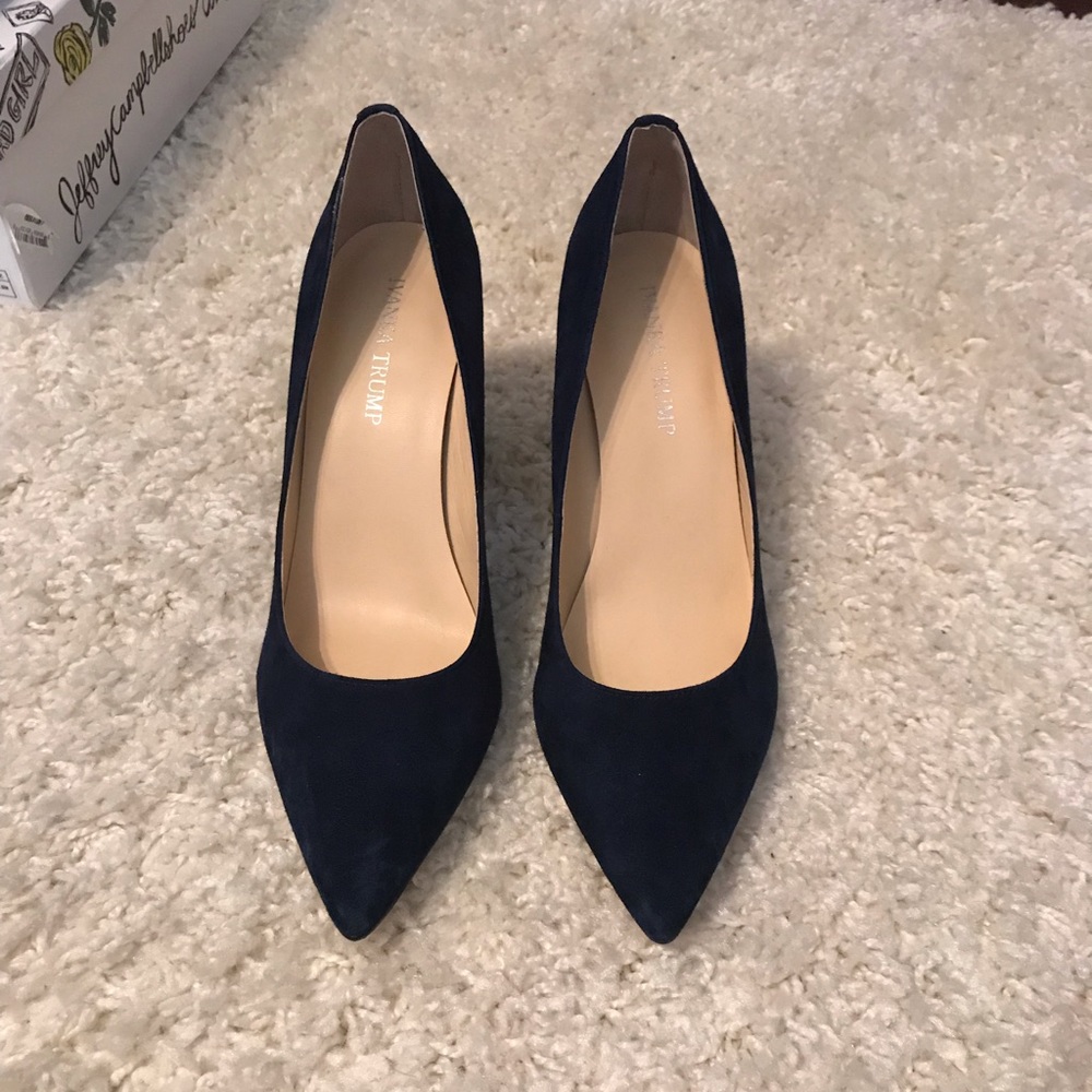 Ivanka trump navy suede pointed toe pumps 8.5